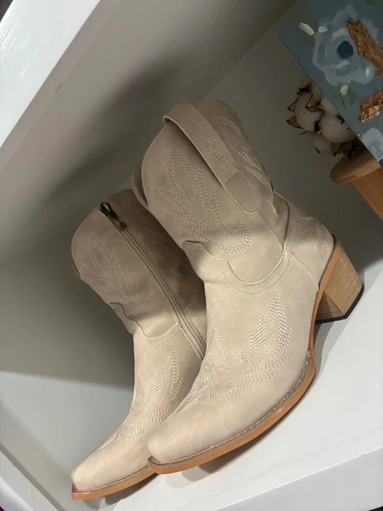 Neutral Suede Western Lace-Up Ankle Boots - Beige - Picture 2 of 3